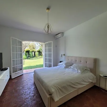 Les Pins : De Charme Avec Piscine * Juan-les-Pins
